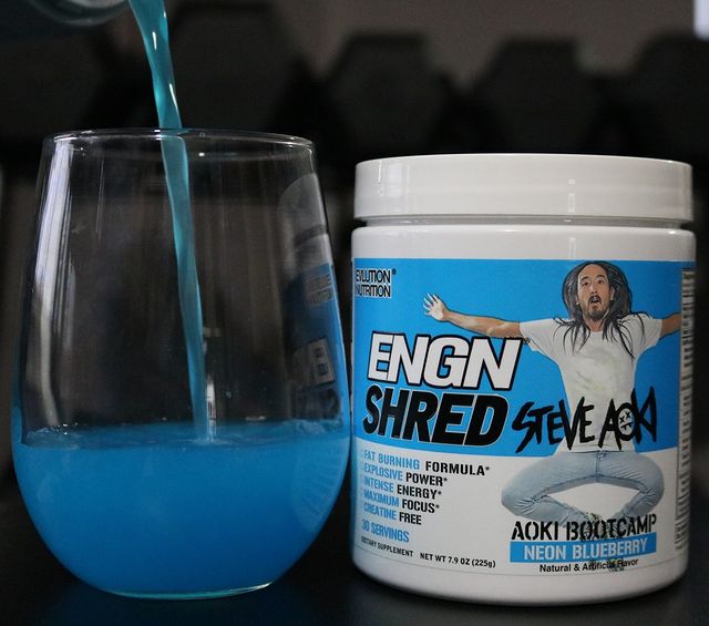 Steve Aoki’s EVLSports ENGN Shred Brings a Neon Blueberry Pop!⠀