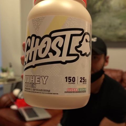 ❄️ Deck the Halls with GHOST! ❄️