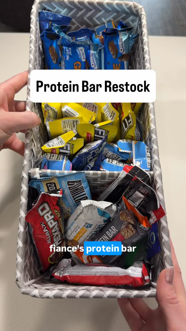 @officialpureprotein & @fitcrunchbars are staples here. The Fit Crunch chocolate PB always makes me think of Take 5 chocolate bar 🙌🏻