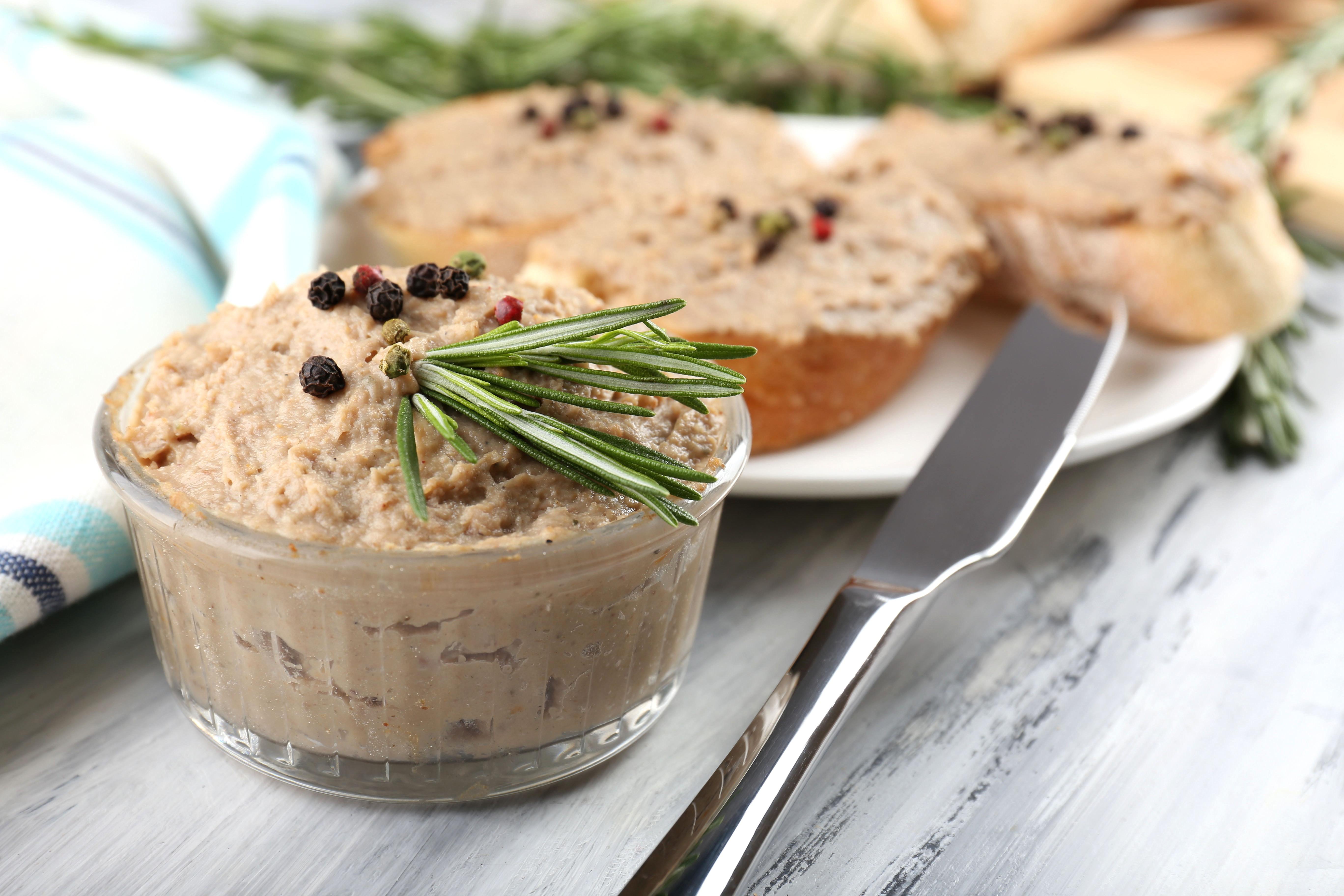 Из чего делают паштет. Печеночный паштет ,(куриной печени). Печёночный паштет из куриной печени. Паштет из печени трески. Паштет куриный домашний.